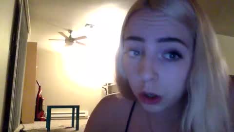 Roxy blue online show from March 3, 7:25 am