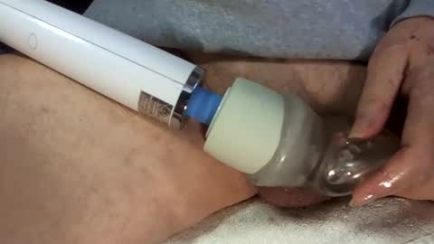 Snapshot of latexblade chatting on February 13, 10:54 pm Latexblade online show from February 13, 10:54 pm