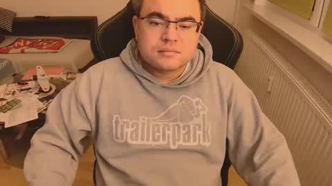 latexboy893 online show from December 19, 9:33 pm