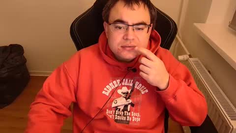 latexboy893 online show from March 1, 9:50 pm