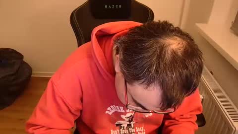 latexboy893 online show from March 3, 6:03 pm