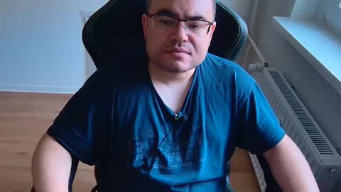 latexboy893 online show from April 26, 4:15 pm