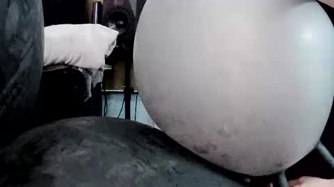 Snapshot of latexchris77 chatting on April 20, 6:49 am latexchris77 online show from April 20, 6:49 am