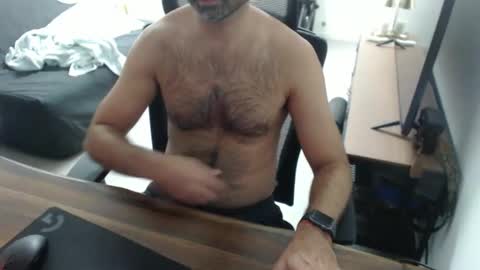 latexdave84 online show from April 21, 10:32 am