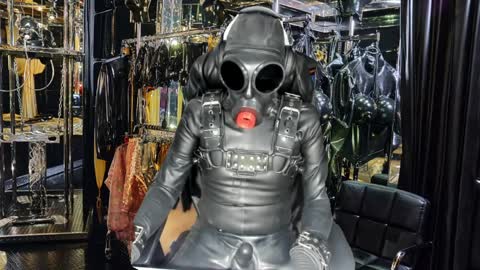 latexlover202 online show from April 2, 10:29 pm