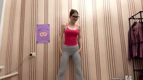 Snapshot of latiapetosa chatting on August 3, 7:28 pm Mia online show from August 3, 7:28 pm