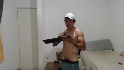Snapshot of latin_bby chatting on May 20, 9:48 am carlos online show from May 20, 9:48 am