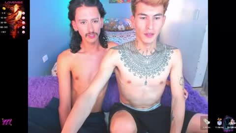 Snapshot of latin_boysxxx_ chatting on April 22, 10:33 pm latin_boysxxx_ online show from April 22, 10:33 pm