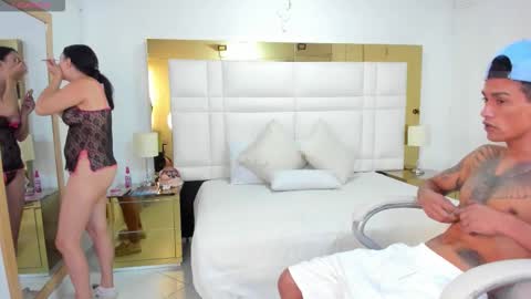 Snapshot of latin_couple20y chatting on October 16, 8:43 pm Johana y Santiago online show from October 16, 8:43 pm