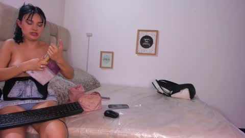 Snapshot of latin_couple20y chatting on January 17, 8:56 pm Johana y Santiago online show from January 17, 8:56 pm