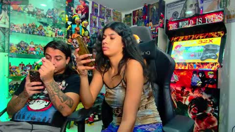 Snapshot of latin_couple77 chatting on February 19, 6:33 am Sara y Andy online show from February 19, 6:33 am