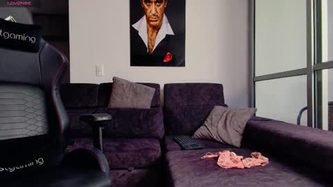 Snapshot of latin_couple77 chatting on February 23, 11:25 pm Sara y Andy online show from February 23, 11:25 pm