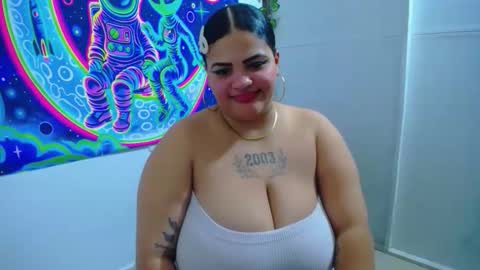latina_bigboos12 online show from December 17, 5:57 am