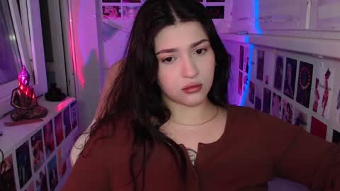 Snapshot of latina_mia chatting on December 8, 4:46 am miiiiiiaaaa online show from December 8, 4:46 am