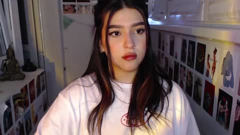 Snapshot of latina_mia chatting on January 8, 5:37 am miiiiiiaaaa online show from January 8, 5:37 am