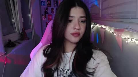 Snapshot of latina_mia chatting on February 23, 3:13 am miiiiiiaaaa online show from February 23, 3:13 am