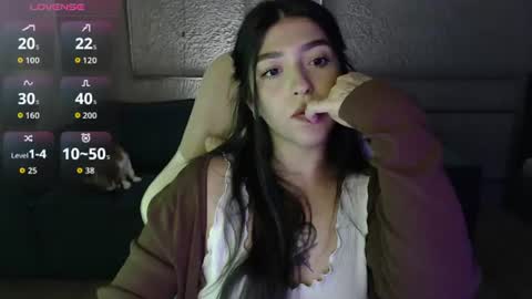 Snapshot of latina_mia chatting on August 6, 10:55 pm miiiiiiaaaa online show from August 6, 10:55 pm