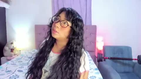 Snapshot of latinabombsheell chatting on June 29, 5:35 am Martina online show from June 29, 5:35 am