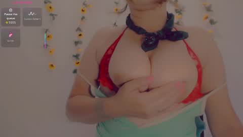 Snapshot of latinagood chatting on April 5, 12:19 am paula online show from April 5, 12:19 am