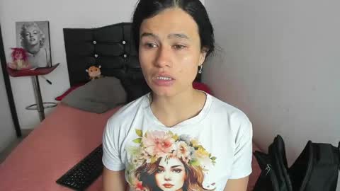 Snapshot of latinaqueen023 chatting on April 28, 3:50 pm Luna online show from April 28, 3:50 pm