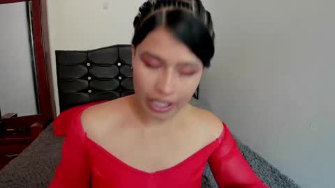 Snapshot of latinaqueen023 chatting on May 29, 4:27 pm Luna online show from May 29, 4:27 pm
