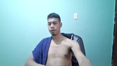 Snapshot of latinbigcrazy chatting on May 27, 6:38 pm latinbigcrazy online show from May 27, 6:38 pm