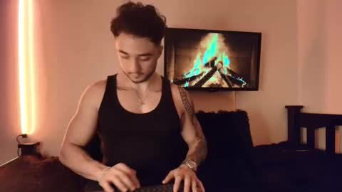 Snapshot of latinboyvip_ chatting on April 29, 1:43 am LatinBoyVIP Colombian online show from April 29, 1:43 am