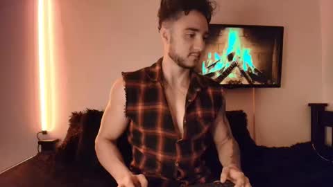 Snapshot of latinboyvip_ chatting on April 29, 3:27 pm LatinBoyVIP Colombian online show from April 29, 3:27 pm