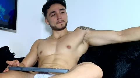 Snapshot of latinboyvip_ chatting on May 28, 2:31 am LatinBoyVIP Colombian online show from May 28, 2:31 am