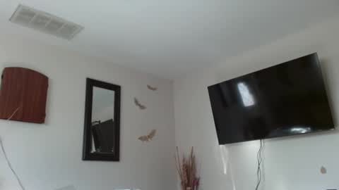 Snapshot of latinfyre chatting on May 4, 12:45 pm Chris online show from May 4, 12:45 pm