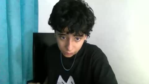 Snapshot of latinheatx22 chatting on May 7, 1:33 am latinheatx22 online show from May 7, 1:33 am