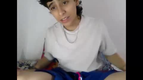 Snapshot of latinheatx22 chatting on May 13, 10:17 pm latinheatx22 online show from May 13, 10:17 pm