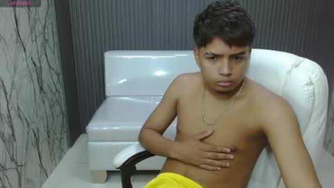 Snapshot of latinhotboy_19 chatting on October 9, 7:12 pm latinhotboy_19 online show from October 9, 7:12 pm