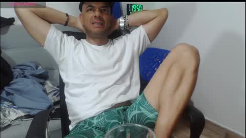 latinmartin254 online show from April 15, 12:50 am