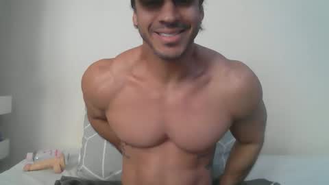 latino_rodri online show from May 7, 6:08 am