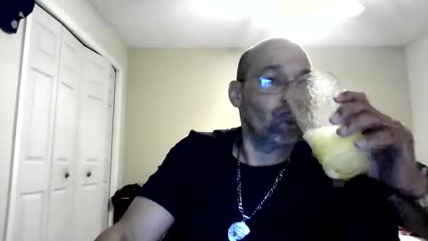 Snapshot of latinoinfla chatting on May 2, 10:15 pm latinoinfla online show from May 2, 10:15 pm