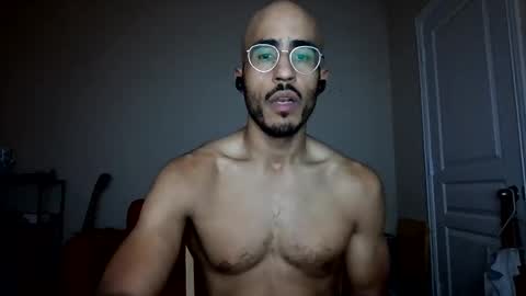 Snapshot of latinomixedbbc chatting on March 1, 7:32 am latinomixedbbc online show from March 1, 7:32 am