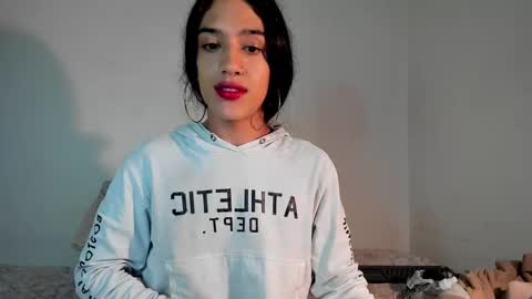 Snapshot of latinsecretfantasy chatting on February 24, 1:46 am latinsecretfantasy online show from February 24, 1:46 am