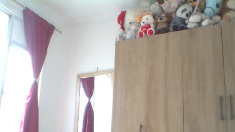 Snapshot of lau16310 chatting on February 9, 8:13 pm Laura online show from February 9, 8:13 pm