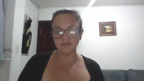 Snapshot of lau16310 chatting on February 12, 1:44 am Laura online show from February 12, 1:44 am