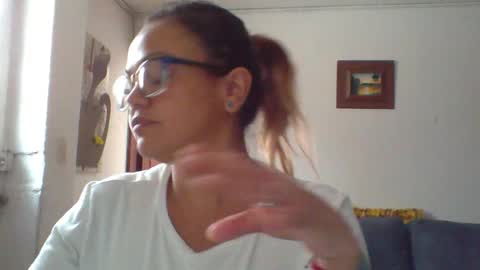 Snapshot of lau16310 chatting on February 24, 3:54 pm Laura online show from February 24, 3:54 pm