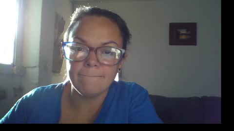 Laura online show from April 27, 9:46 pm