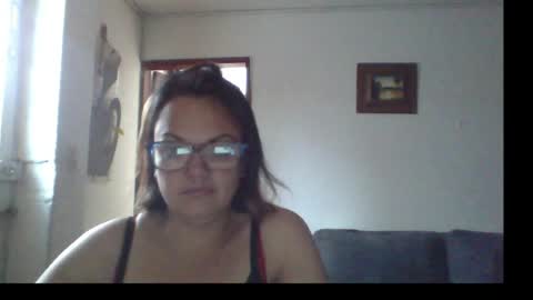 Snapshot of lau16310 chatting on May 25, 1:39 pm Laura online show from May 25, 1:39 pm