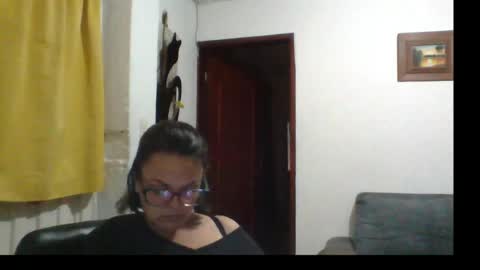 Snapshot of lau16310 chatting on May 31, 1:58 am Laura online show from May 31, 1:58 am
