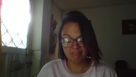 Snapshot of lau16310 chatting on June 4, 9:43 pm Laura online show from June 4, 9:43 pm