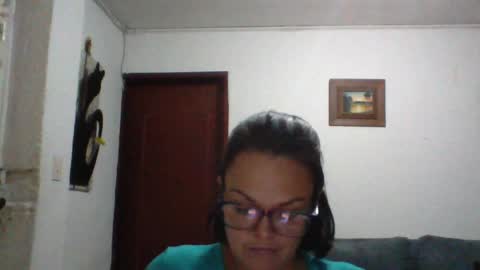 Snapshot of lau16310 chatting on June 8, 1:28 am Laura online show from June 8, 1:28 am