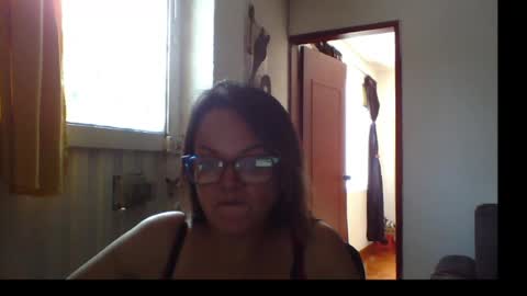 Snapshot of lau16310 chatting on June 11, 6:50 pm Laura online show from June 11, 6:50 pm