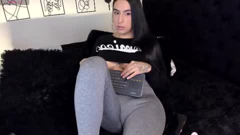 Laura 3 online show from July 25, 9:56 pm