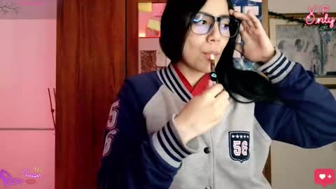 laujgray online show from February 15, 8:35 am