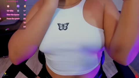 Snapshot of laulin_tay chatting on June 2, 3:30 am laulin_tay online show from June 2, 3:30 am
